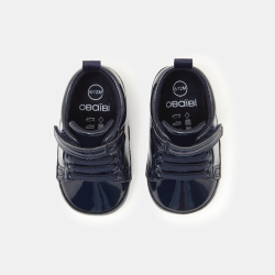 حذاء رياضي منخفض الرقبة،...